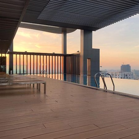 The View Serviced Residence 豪景日式酒店公寓 Пномпень Екстер'єр фото