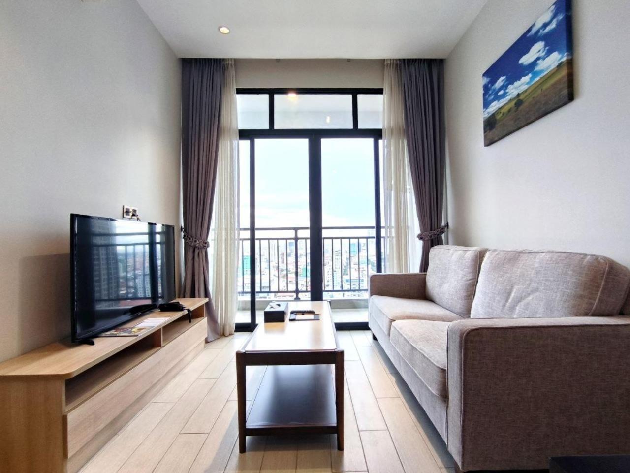The View Serviced Residence 豪景日式酒店公寓 Пномпень Екстер'єр фото